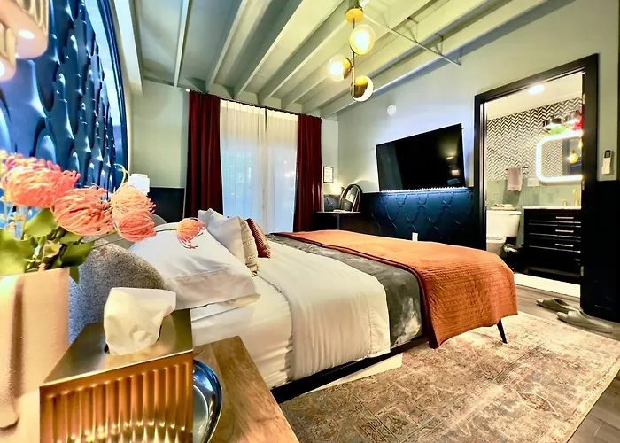 Double Rainbow Suites 24Th